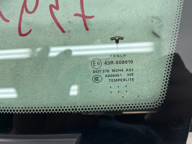 E6 43R-008010 2012-2020 Tesla Model S Rear Passenger Side Quarter Fixed Glass Right Assembly