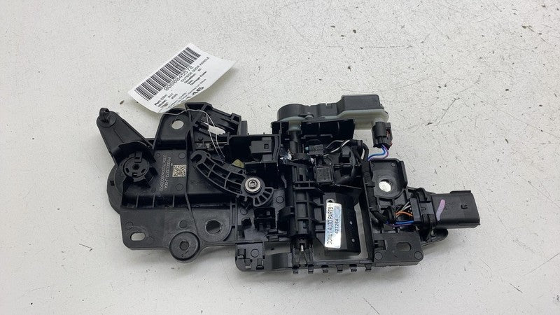 PT00003273-J ⭕ 2022-2024 Rivian R1T Rear Left Door Exterior Handle Outer Silver PT00003273-J