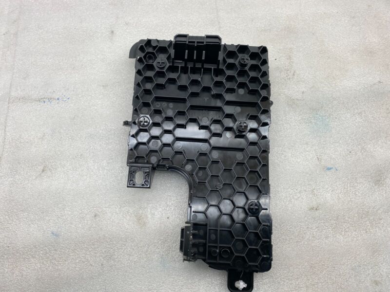 1497848 00 E 2020-2023 Tesla Model Y Right Low Voltage Controller Electronic Control Module
