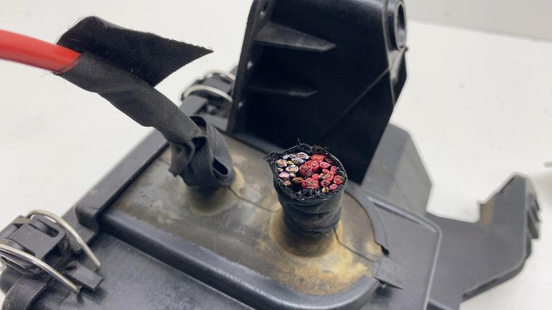 2012-2018 Mercedes-Benz GLE350 ML350 Engine Bay Fuse Relay Junction Box OEM