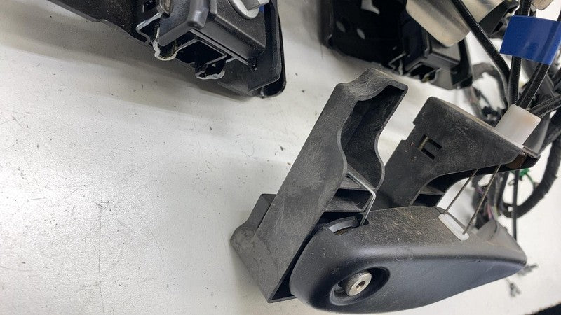 ⭕ 2017-2020 Tesla Model X Rear 2nd Row Right Seat Sled Rail & Hardware Assembly