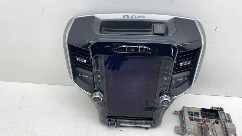 ⭕ 19-20 Ram 3500 Dash Navigation Audio Uconnect Touch Display Screen 6