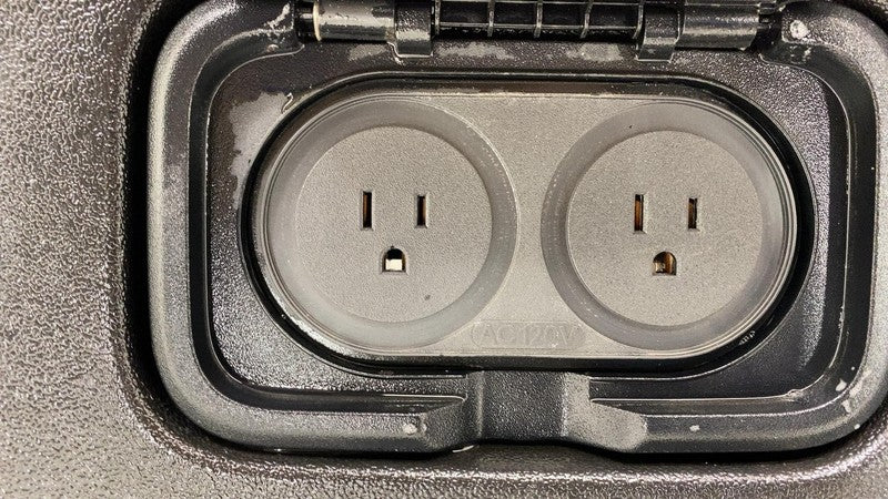 PT00002098L ⭕ 22-24 Rivian R1T Trunk Pick Up Box Right Side Trim Cover Panel RH PT00002098-L