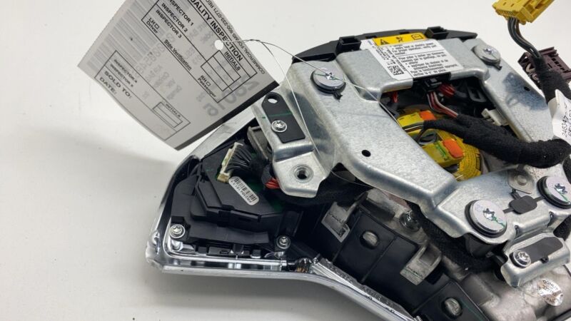 101426501C 2012-2015 Tesla Model S Steering Wheel Airbag Module w/ Retainer Plate Bracket