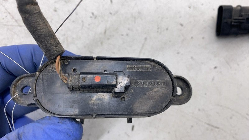 ⭕ 2022 Rivian EDV-700 Amazon Van Door Rollup Switch PT00060602-D / PT0