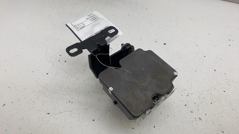 PT00054398-B ⭕ 2022-2024 Rivian R1T R1S ABS Anti-Lock Brake Pump Module w/ Mount PT00054398-B