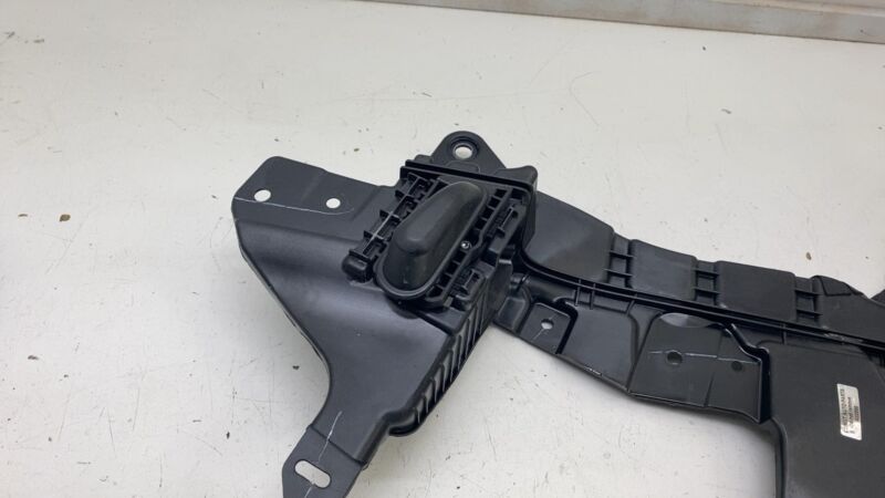 Does not apply 2016-2020 Tesla Model X Driver Side Lower Tailgate C-Pillar Mount Bracket Left