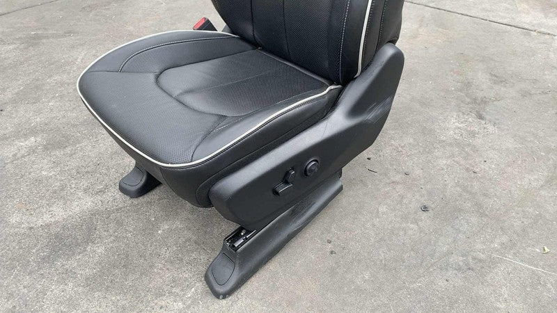 ⭕ 17-25 Chrysler Pacifica Front Driver Side 1st Row Bucket Seat Black Left Assy