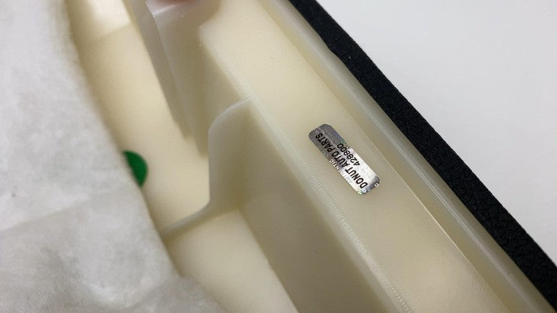 2016-2019 Mercedes-Benz GLE350 Front Passenger Side Door Panel Trim Cover Right