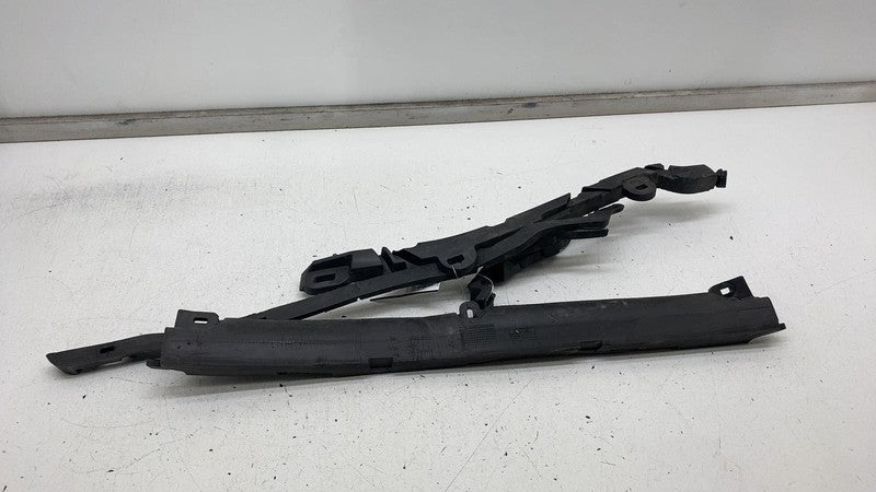 4KE807914B ⭕ 2019-2021 Audi E-Tron Front Grille Insulators Insert Seal Cushion 4KE807914B