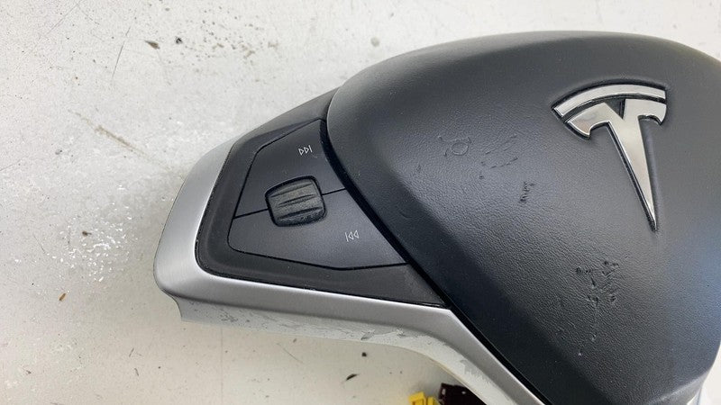 102338101A 12-15 Tesla Model S X Driver Steering Wheel Airbag Safety Restraint 1023381-01-A