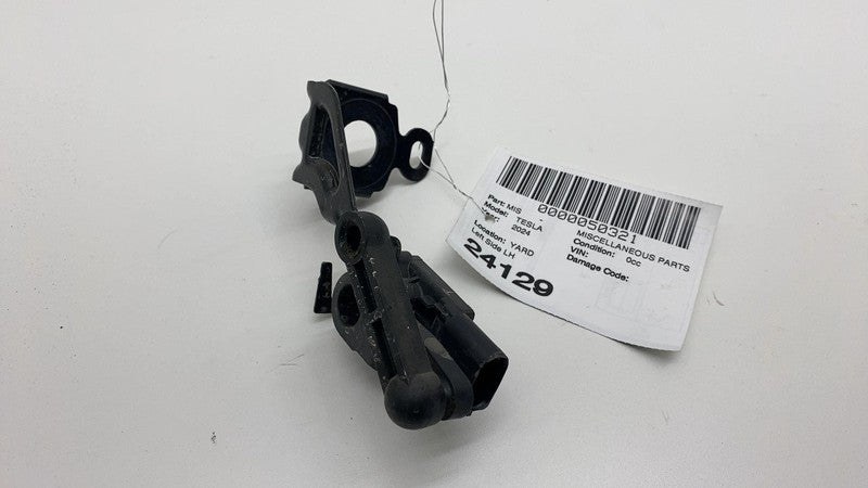 125097100B 2024 2025 Tesla Cybertruck Rear Driver Side Suspension Height Level Sensor Left