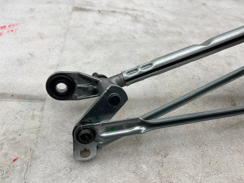 1658936 00 A ⭕ 20-22 Tesla Model Y Front Windshield Wiper Linkage Module & Motor 1658936-00-A