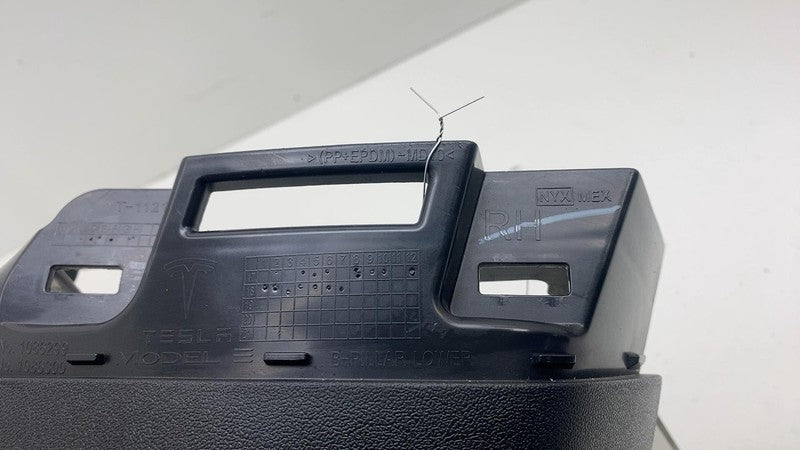 108629990H ⭕ 2017-2023 Tesla Model 3 M3 Right B-Pillar Lower Trim Cover Panel 1086299-90-H