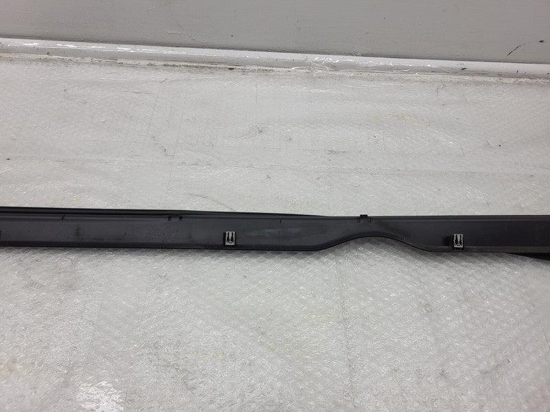 101221700G 12-23 Model S Right Rocker Panel Scuff Plate Molding w/ Rubber Seal 1012217-00-G