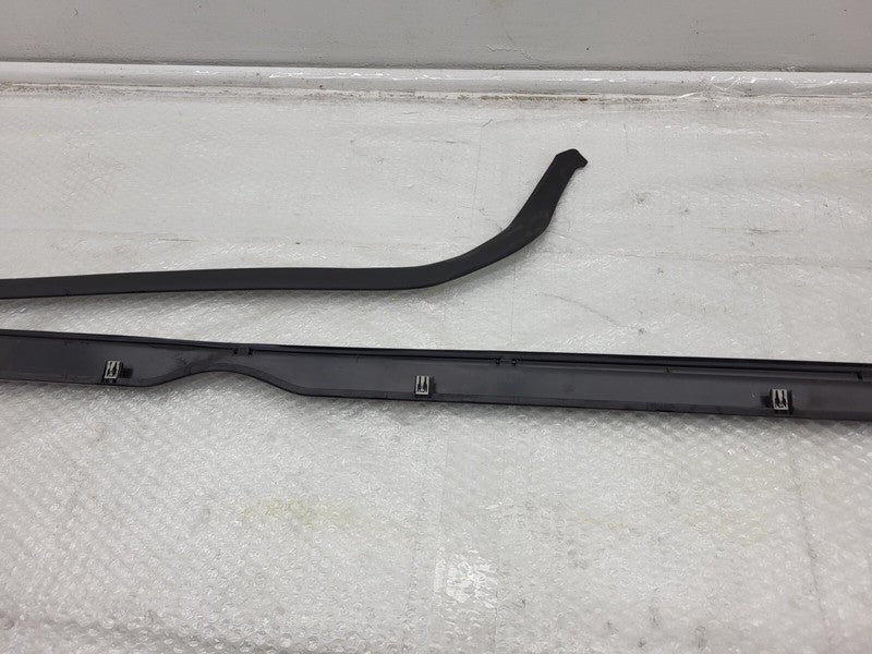 101221500C ⭕12-23 Model S Left Rocker Panel Scuff Plate Molding w/ Rubber Seal 1012215-00-C