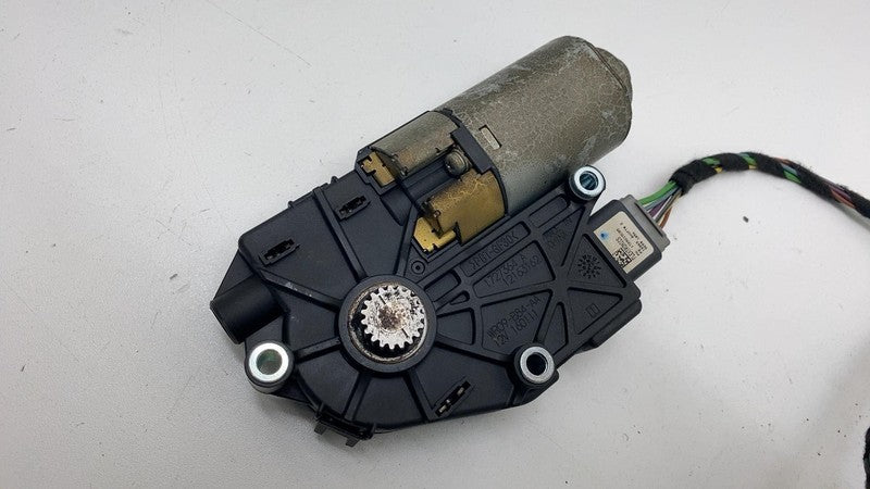 A1668200208 Mercedes-Benz GLE350 Panoramic Sunroof Sun Shade Motor + Wire Harness Connector