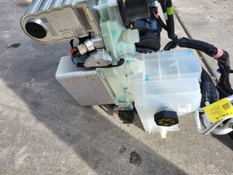 1549902 00 C 20-23 Model 3 Supermanifold Refrigerant Chiller & Coolant Reservoir 1547595-98-E