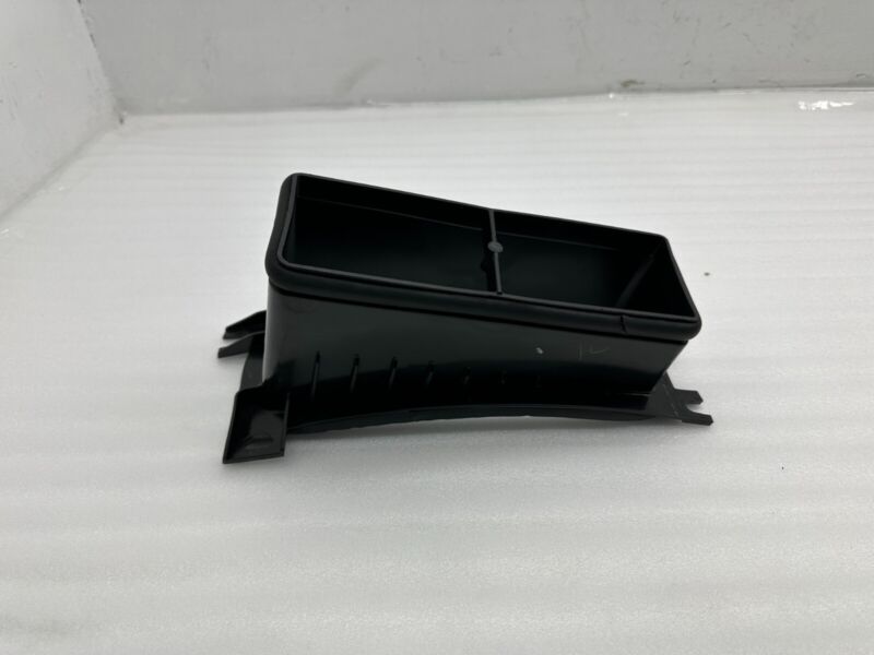 104621100E 2016-2020 Tesla Model S X Air Conditioning HVAC Intake Duct Adapter Housing Assy