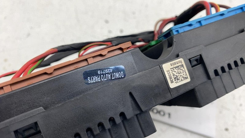 61356992958 2018 2019 BMW 530e G30 Power Distribution Fuse Relay Junction Box 61356992958