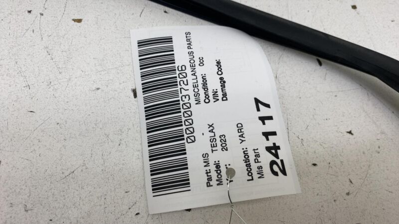 174128900C ⭕ 21-24 Model X Right B-Pillar Applique Trim Mold w/ Camera & Seal 1741289-00-C