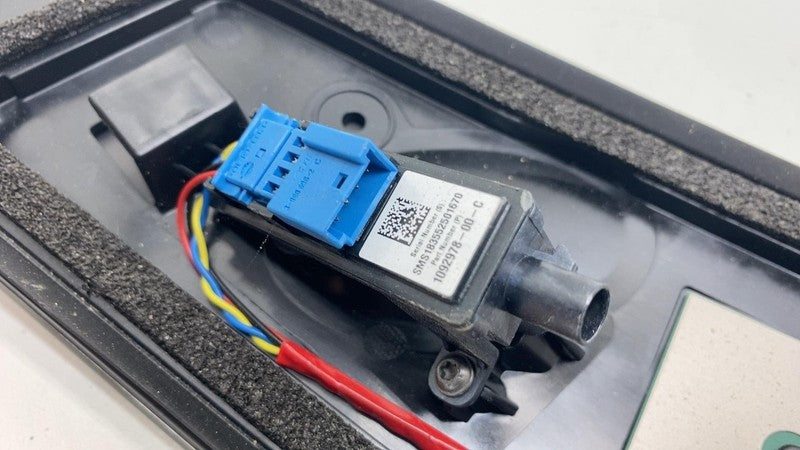 110043700C ⭕ 17-23 Model 3 Driver Side B-Pillar Applique Glass w/ Camera Left 1100437-00-C