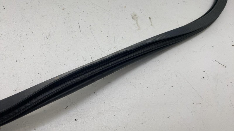 ⭕ 2017-2025 Chrysler Pacifica Front Right Door Body Weatherstrip Rubbe