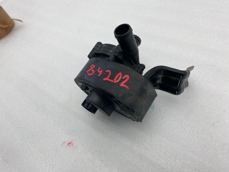 105723500G 2016-2020 Tesla Model S MS Electric Auxiliary Coolant Water Pump w/ Bracket Assy