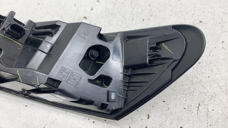Tail Light Assembly VOLKSWAGEN ID4 Left 25