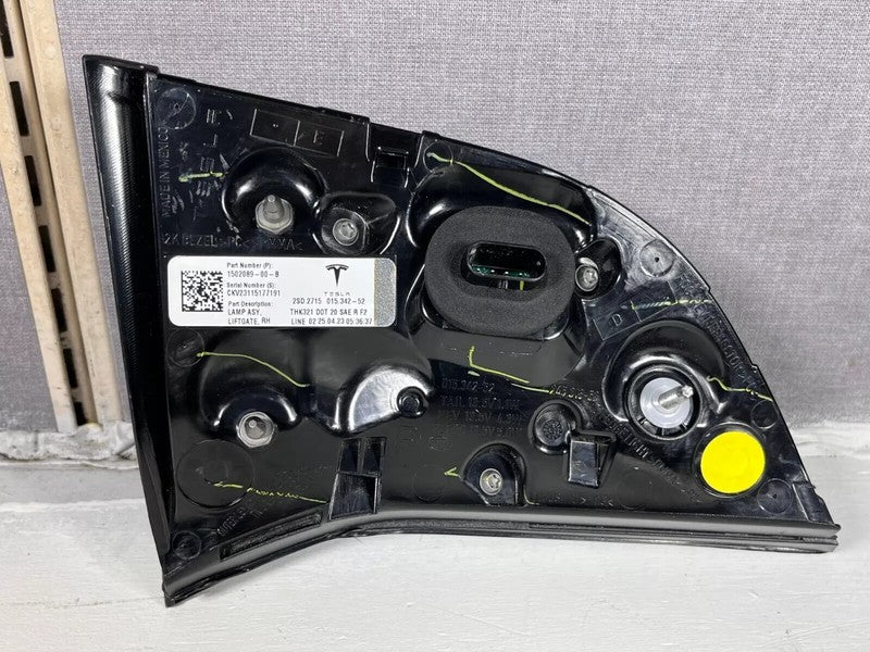 150208900B ⭕ 2020-2024 Model Y Rear Right Inner Taillight LED Tail Lamp 4-Pin 1502089-00-B