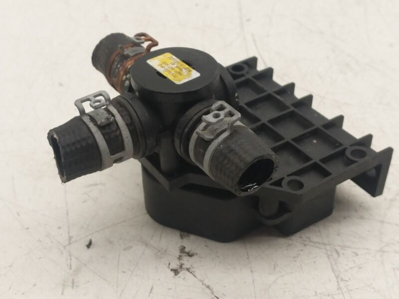 2016-2020 Tesla Model X 3-Way Coolant Valve Motor Actuator System 1064225-00-E