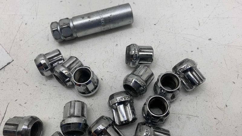 ⭕ 2014-2022 Range Rover Sport Gorilla Short Chrome Locking Lug Nuts 14