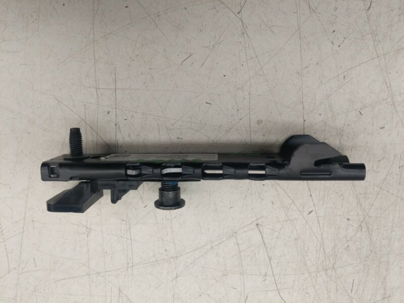 1068130-01-B ⭕ 2017-2022 Model 3 Y Front Left or Right Seat Belt Height Adjuster 1068130-01-B
