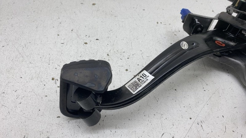 32800CV100 2022 2023 2024 Kia EV6 Brake Stop Foot Pedal w/ Mount Bracket 32800-CV100 Assy