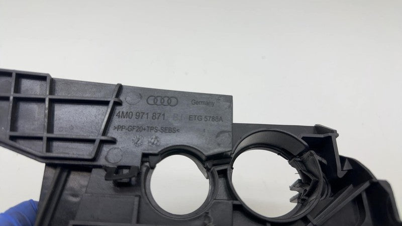 4M0 971 871 ⭕ 2024 Porsche Cayenne Front Right RH Cowl Water Box Grommet Bracket 4M0971871