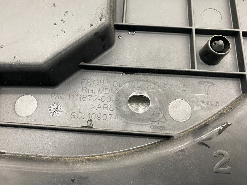 1111672 00 A ⭕16-20 Tesla Model X Front Passenger Side Door Closeout Panel Right 1111672-00-A