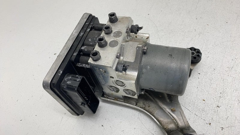 6892279 01 2019 2020 BMW 530e G30 Engine ABS Anti-Lock Brake Pump Control Module Unit EHCU