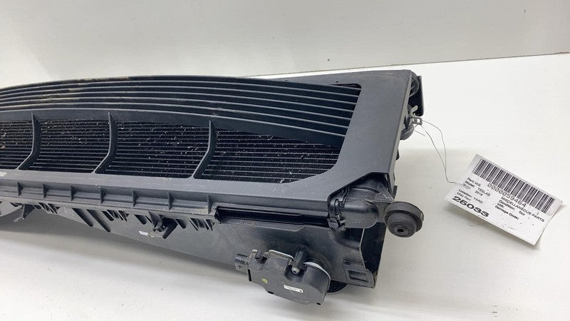 1058073-00-B ⭕12-20 Tesla Model S Radiator Shutter Air Duct Center Intake Grille 1058073-00-B