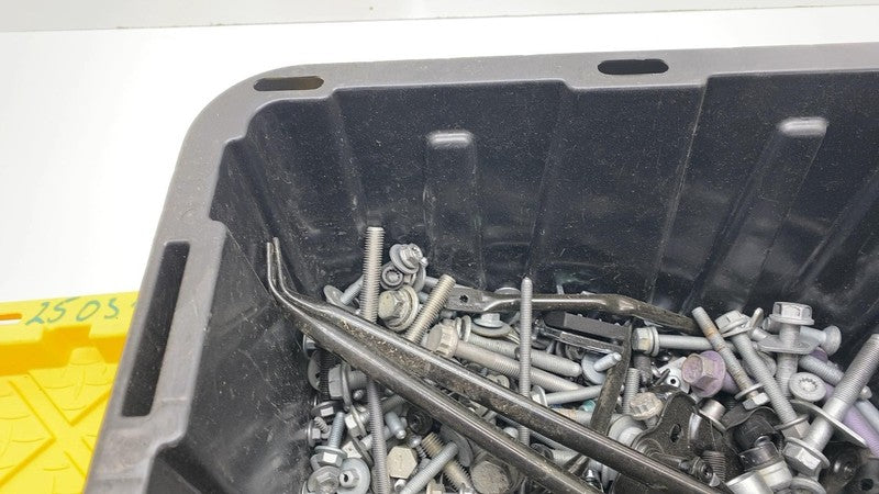 ⭕ 2024 Porsche Cayenne SET of Bolt & Nut w/ Luggage Tie Down Hook & St