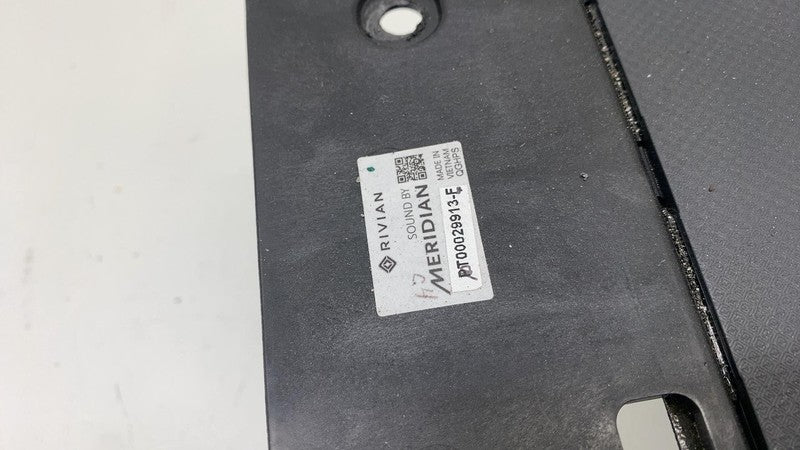 PT00029913F ⭕2022-2024 Rivian R1T Meridian Underseat Subwoofer Speaker Assembly PT00029913-F