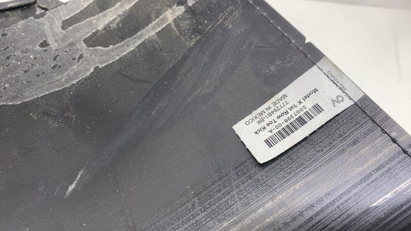 1066587-00-A ⭕16-20 Model S X Front Left / Right 1st Row Seat Back Trim Toe Kick 1066587-00-A
