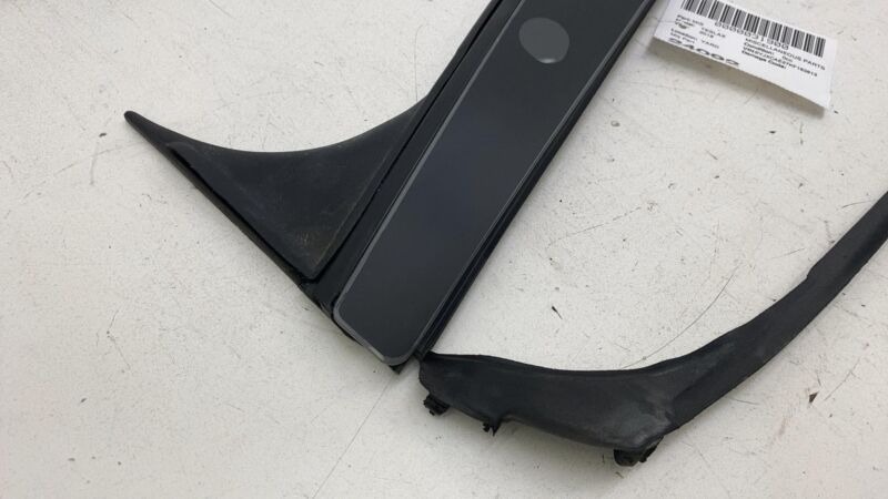 106910400D 16-20 Model X Right B-Pillar Applique Trim Molding w/ Camera & Seal 1069104-00-D