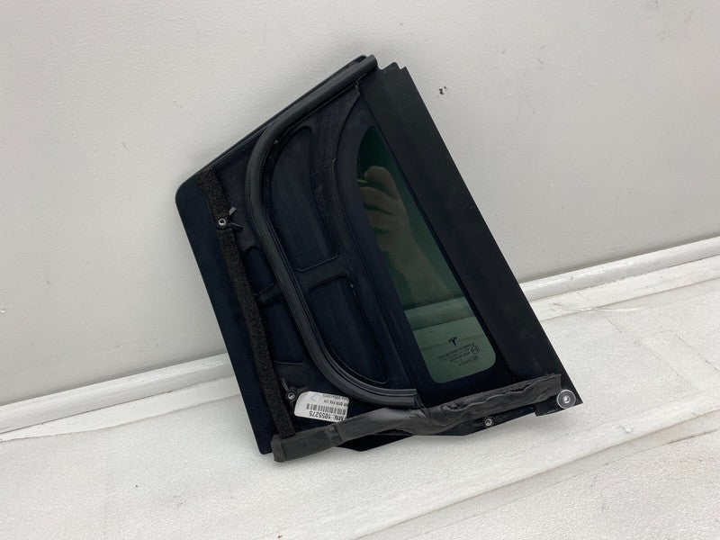 E9 43R-004553 ⭕ 2016-2020 Tesla Model X Rear Driver Side Door Quarter Fixed Glass Left 1055275