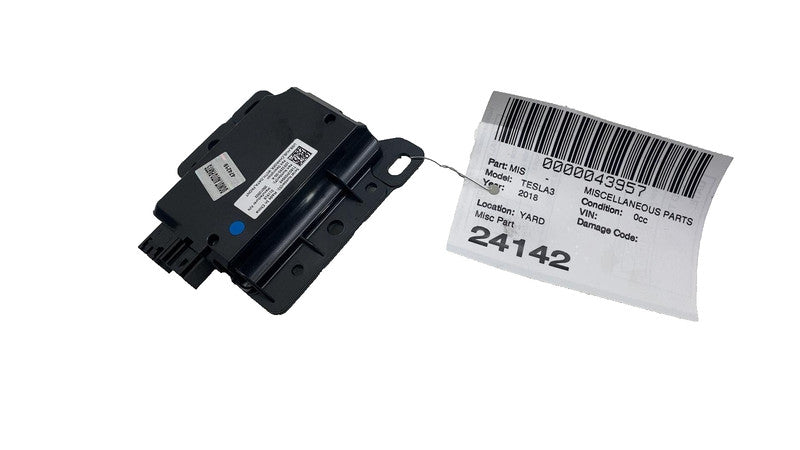 ⭕ 17-23 Model 3 Center Console Front USB Hub Charger Control Module 10