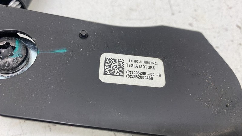 ⭕ 12-15 Model S Front Right Seat Belt Outboard Lap Pre-Tensioner RH 10