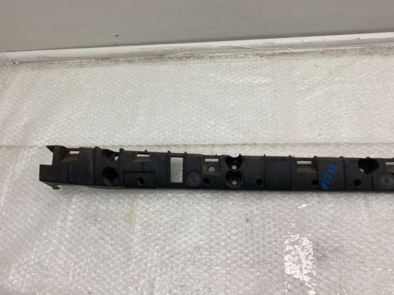 2016-2023 Tesla Model X Passenger Side Rocker Carrier Panel Trim Bracket Right