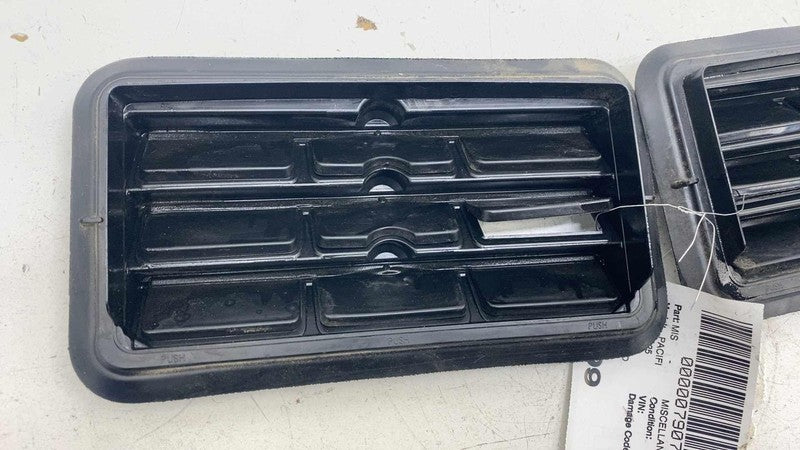 68170766 AB ⭕ 17-25 Chrysler Pacifica Rear Left & Right Quarter Air Vent Grille 68170766AB