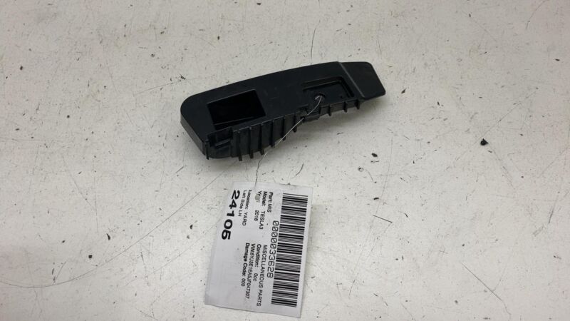 2017-2023 Tesla Model 3 Rear Driver Side Taillight Tail Lamp Mount Bracket Left