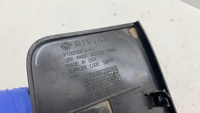 PT00030674-H ⭕ 2022 -2025 Rivian R1S Rear Liftgate Upper Access Cover Trim Panel PT00030674-H