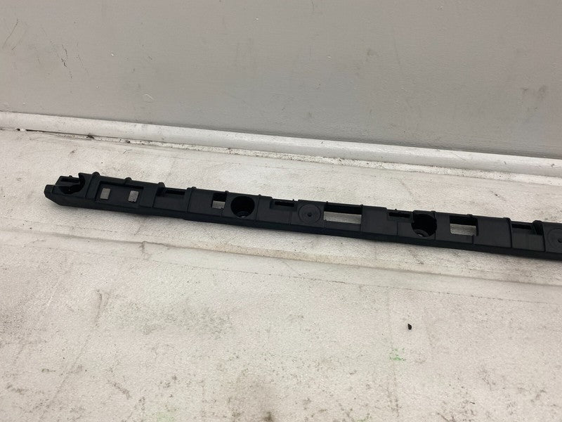104669000B ⭕ 16-23 Model X Driver Side Rocker Carrier Panel Trim Bracket Left 1046690-00-B
